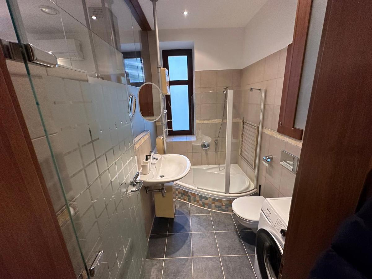 Skau Laurinska Apartment Bratislava Bagian luar foto