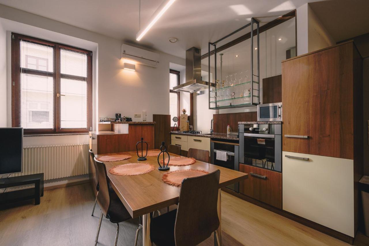 Skau Laurinska Apartment Bratislava Bagian luar foto